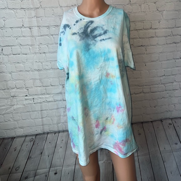 Fruit of the Loom Other - fruit of the loom blue & green tie dye shirt size L